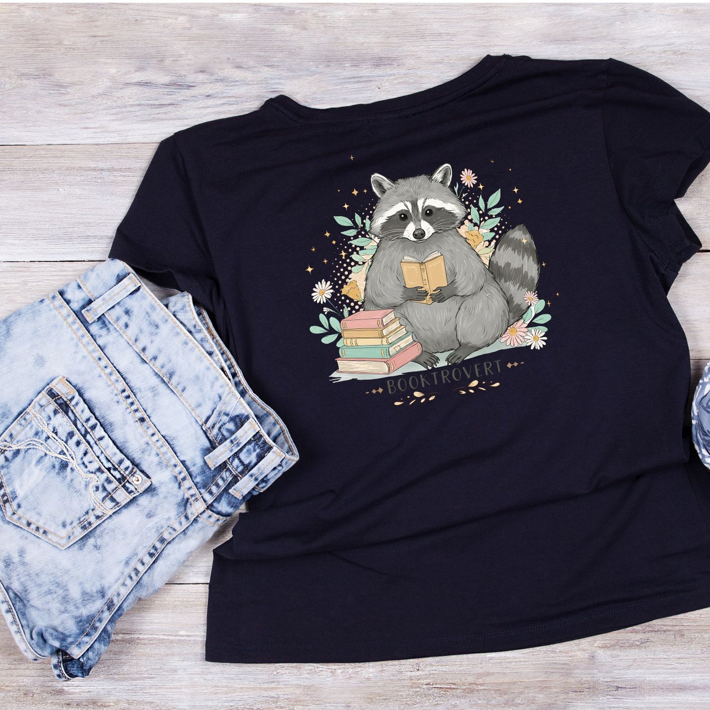 Raccoon Booktrovert T-shirt